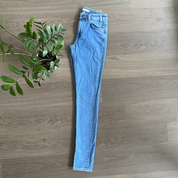 Levi's 721 "Vintage High Skinny" High-Rise Light Blue Jeans - Picture 8 of 9